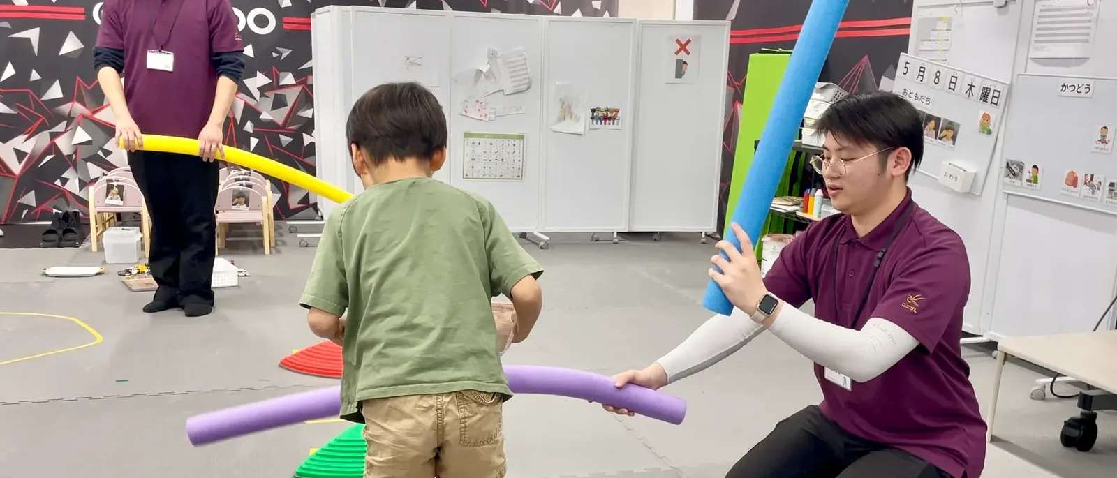 ユニプレkidsで働く理学療法士と子どもたち